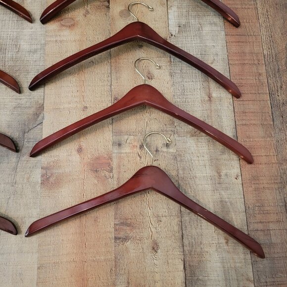 For @mistermark1125 Only - Abercrombie and Fitch Retail Wooden Hangers - 17 - Picture 8 of 12